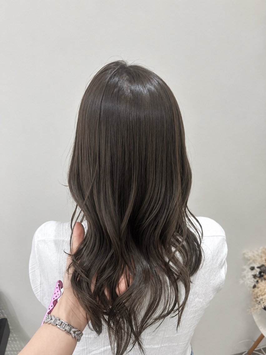 ロング カラー ヘアカラー トリートメント Sakura / ETOILE＋のヘアスタイル
