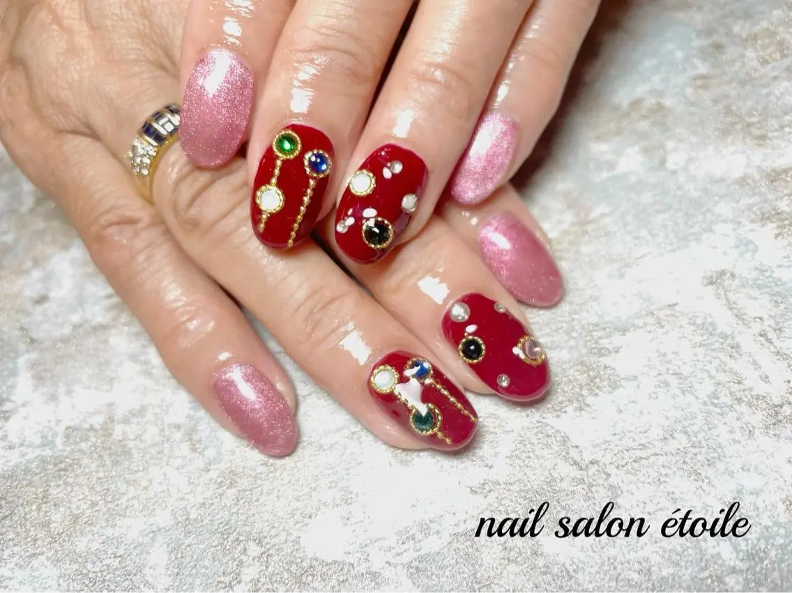 ネイル アートネイル ジェルネイル マグネットネイル 赤色 冬ネイル ハンドネイル nail salon étoileのネイルデザイン
