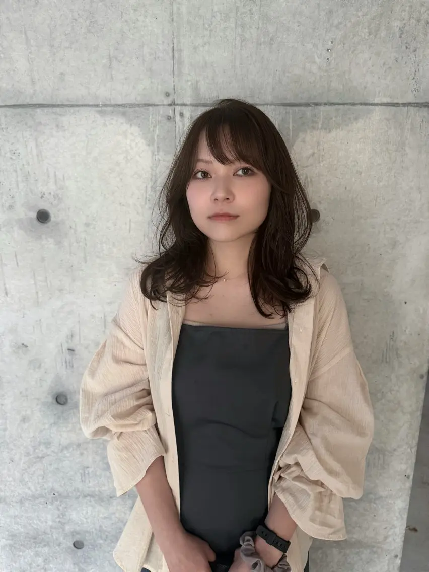 ロング カラー ロングレイヤー アッシュ ベージュカラー ブリーチ 透明感カラー カット ヘアカラー トリートメント 誰より丁寧なカット/ 小林輝/レイヤーのヘアスタイル