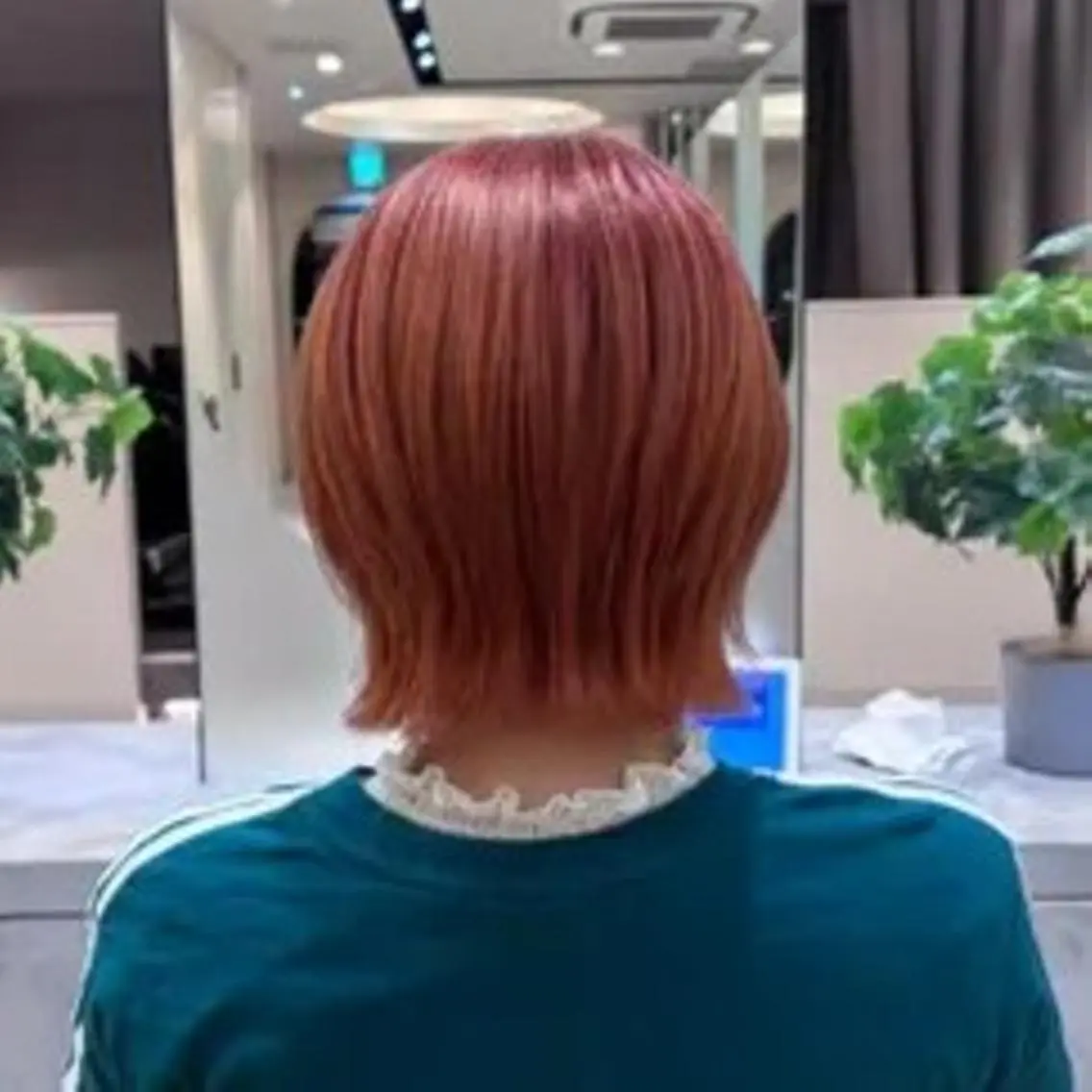 ショート カラー 【公式】Adatto 🩵艶&透明感カラーのヘアスタイル