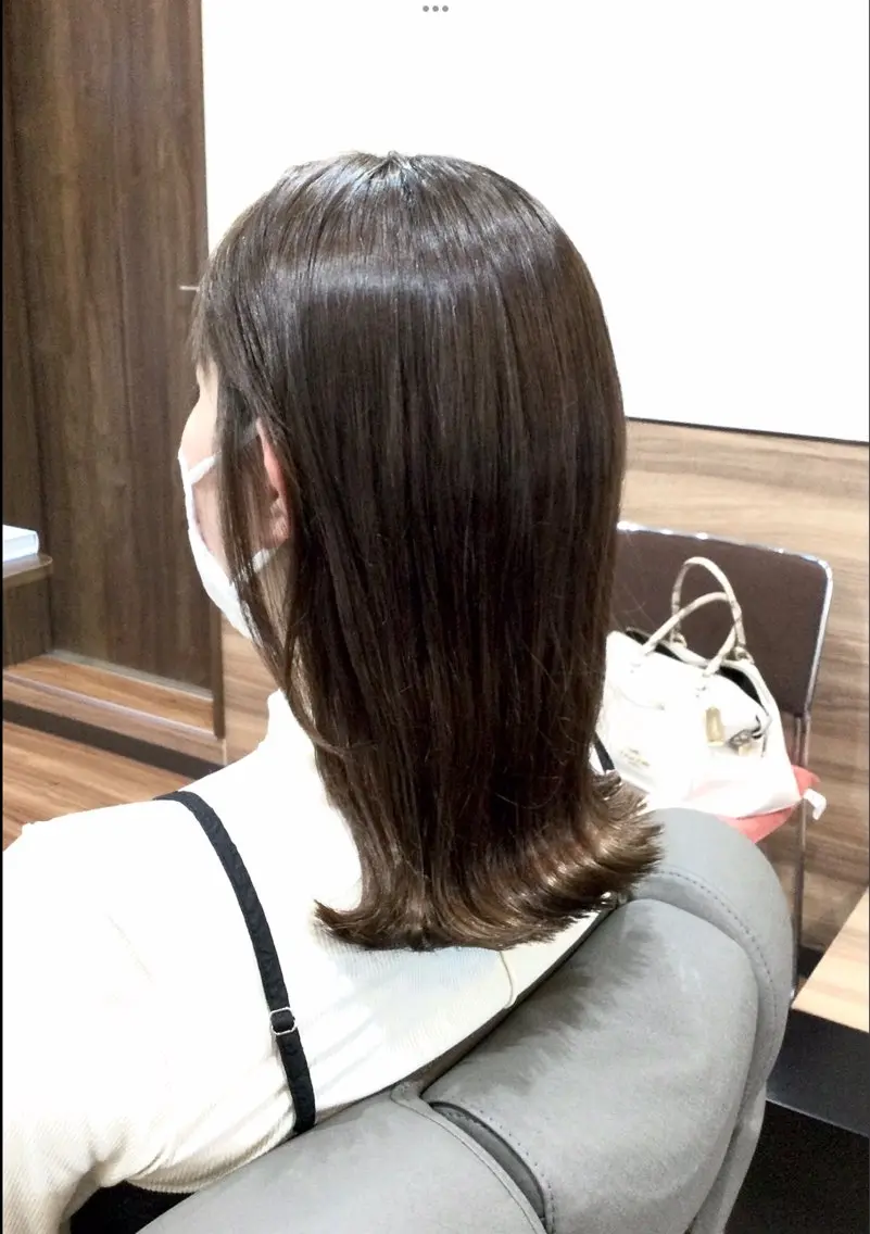セミロング カラー 外ハネヘア 縮毛矯正 Annon プライベートサロンのヘアスタイル
