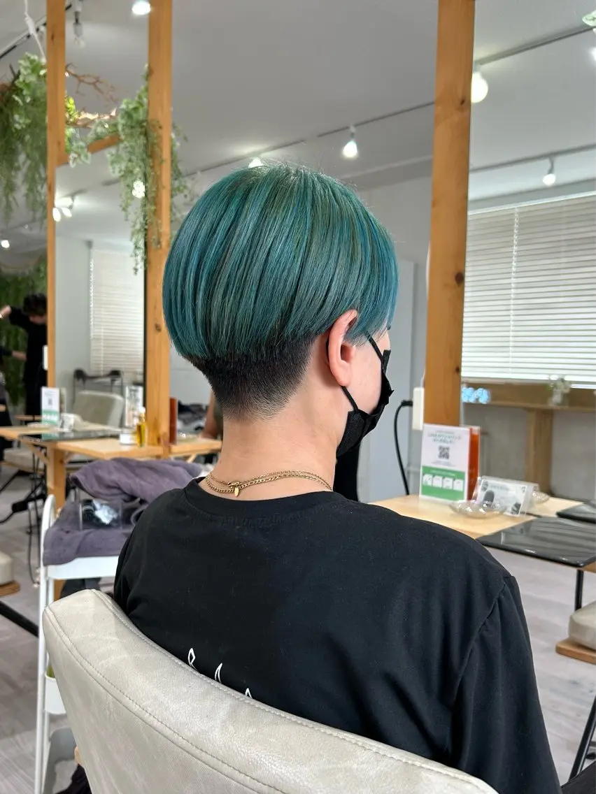 ショート カット ヘアカラー トリートメント ツヤカラー🤍 ARISAのヘアスタイル