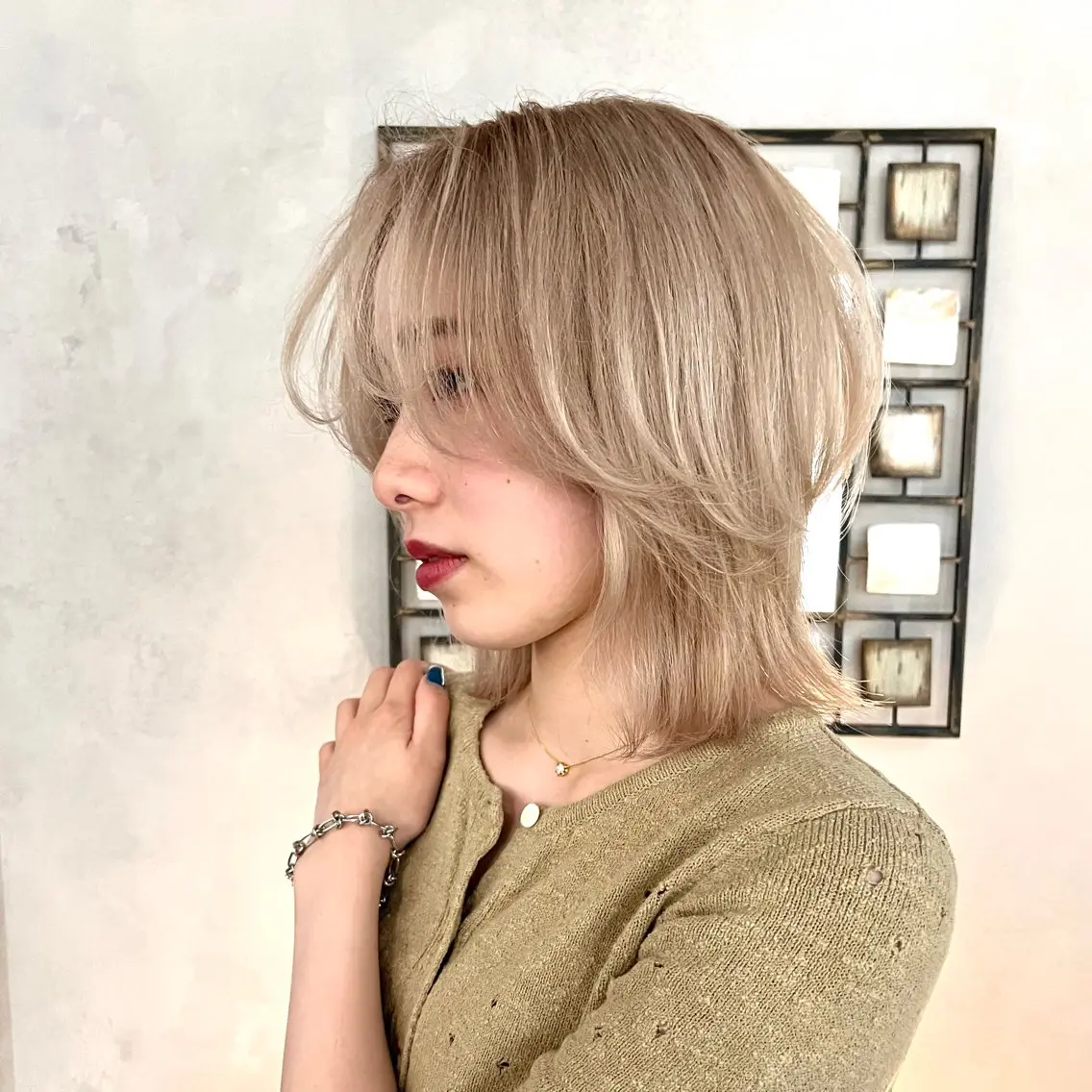 セミロング カラー ヘアカラー トリートメント 💫艶ハイトーン×髪 質改善💫リュウトのヘアスタイル