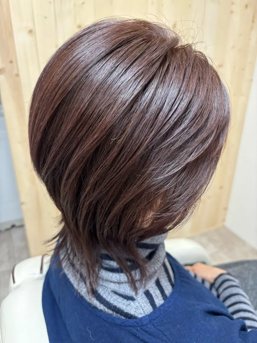 ミディアム カラー ミディアムレイヤー ブラウンカラー バイオレットカラー バイオレットブラウン レイヤーカット カット ヘアカラー トリートメント akane/大和田 駅/ Garanceのヘアスタイル
