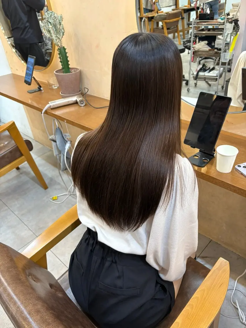 💠人気No.1💠カット+🍀プラチナカラー+オイルローズトリートメント🍀の写真