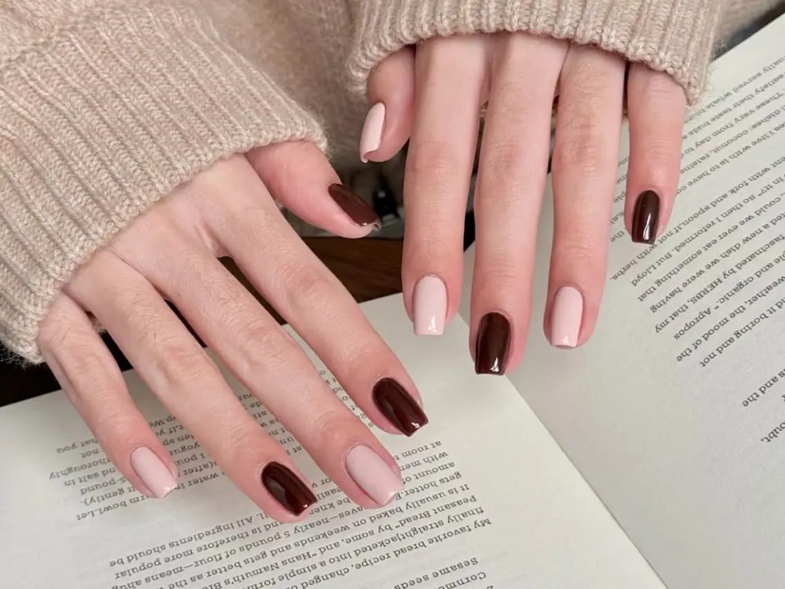 ネイル ブラウン フットネイル フレンチネイル グラデーション 氷ネイル・うるうるネイル ハンドネイル Mixx Nail_ Studioのネイルデザイン