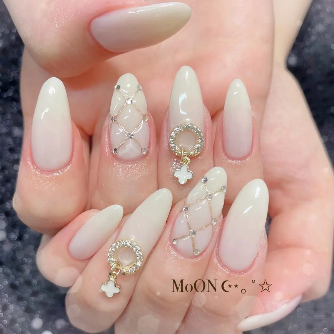 ネイル ハンドネイル ハンドケア MoON...❤︎ MeGuのネイルデザイン