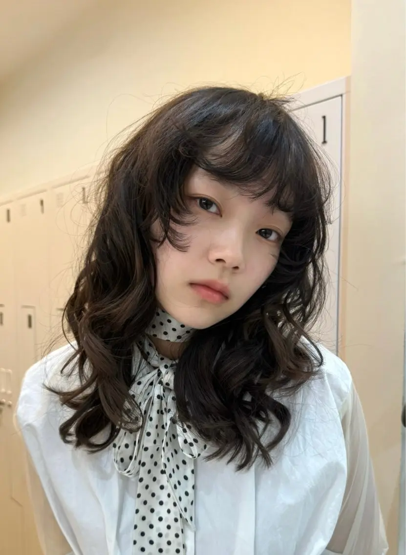 セミロング カラー ヘアアレンジ パーマ 山下 莉歩のヘアスタイル