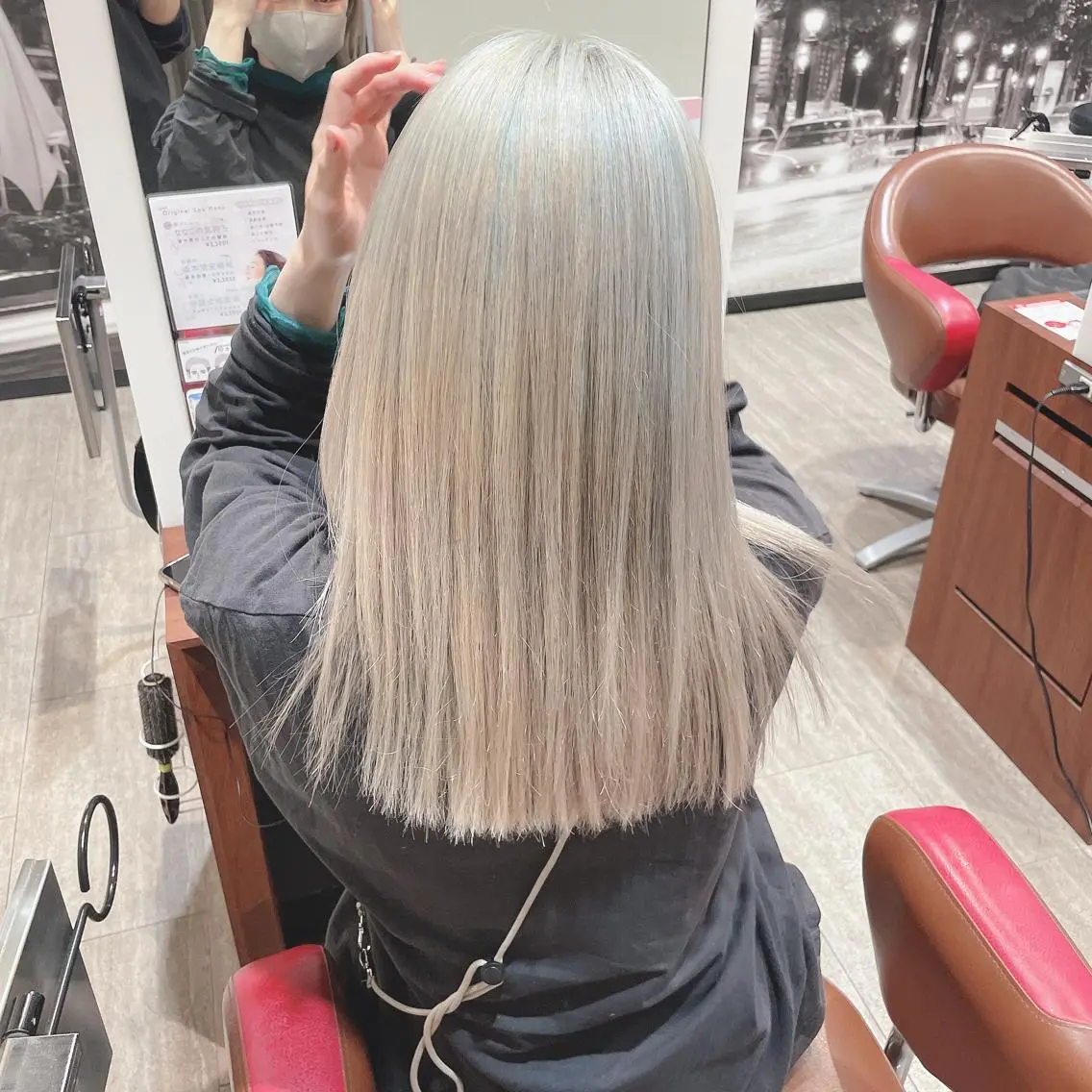 大人の可愛い🤍全体ブリーチ+イルミナカラー+トリートメントの写真