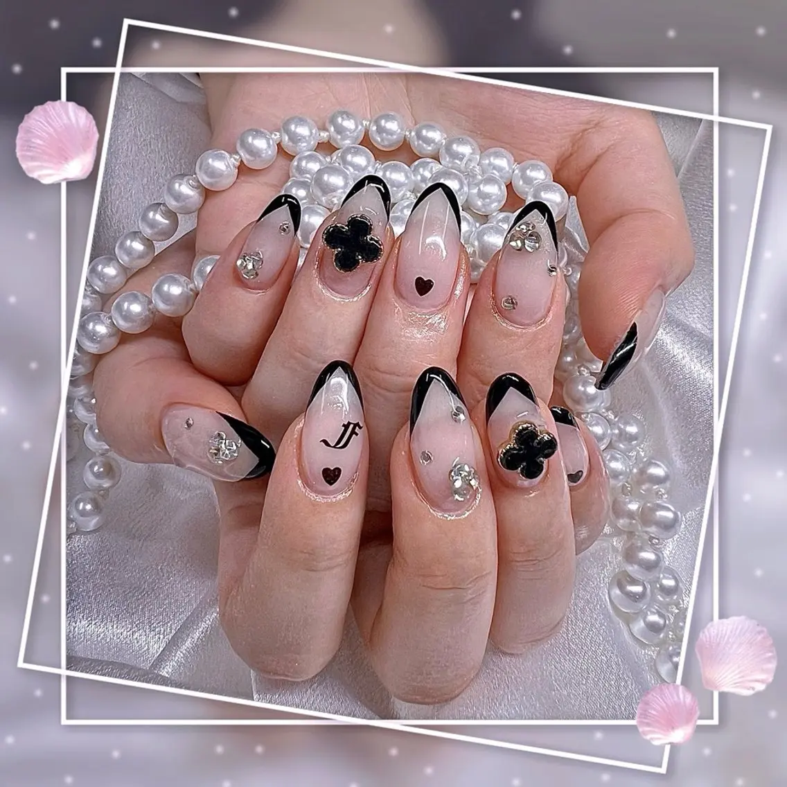 ネイル フレンチネイル グラデーション キラキラネイル 韓国ネイル マグネットネイル ハンドネイル ハンドケア Chill Nailsalonのネイルデザイン