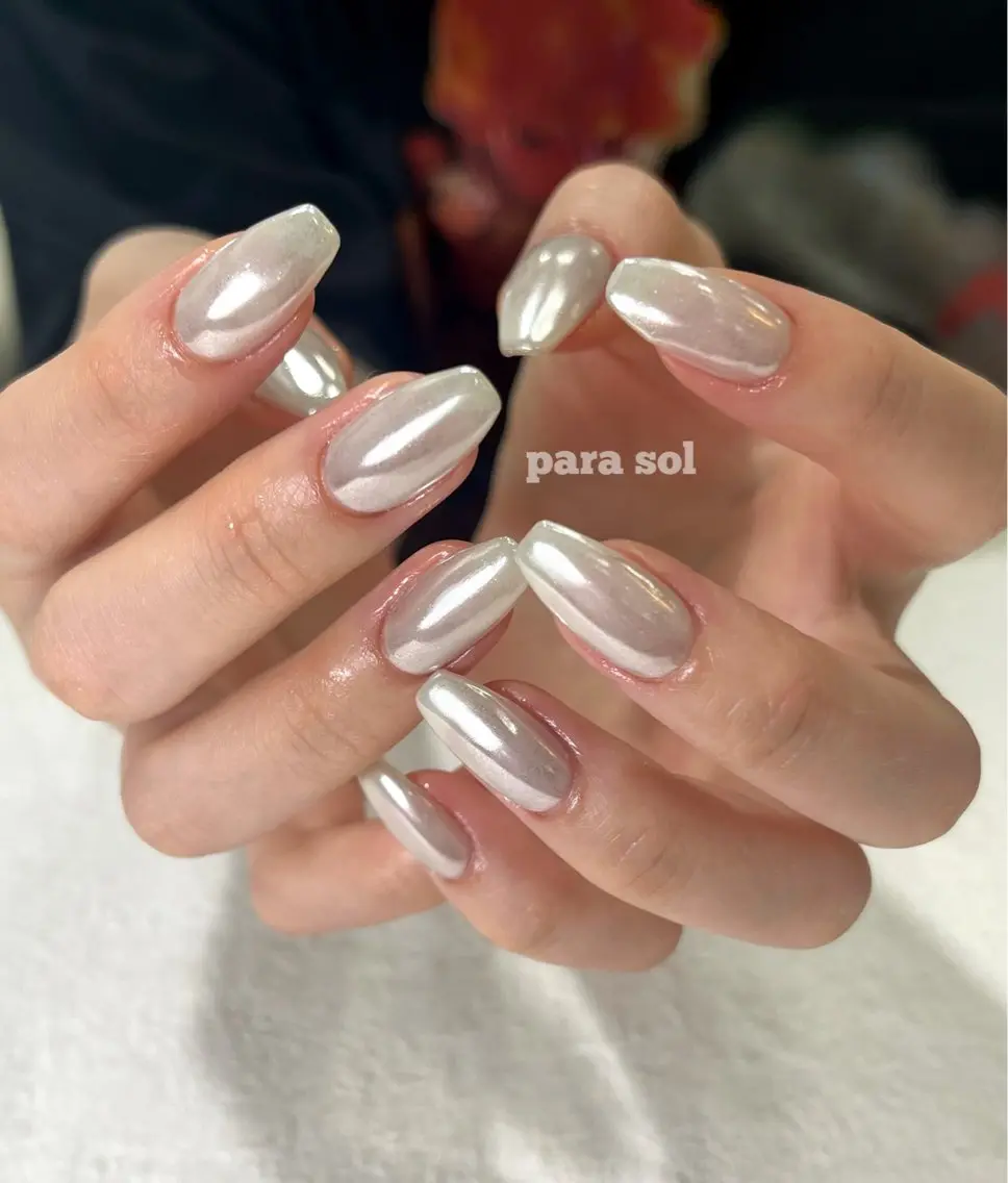 ネイル オーロラネイル ミラーネイル ホワイト 冬ネイル ハンドネイル フットネイル Para Sol nail　Maoのネイルデザイン