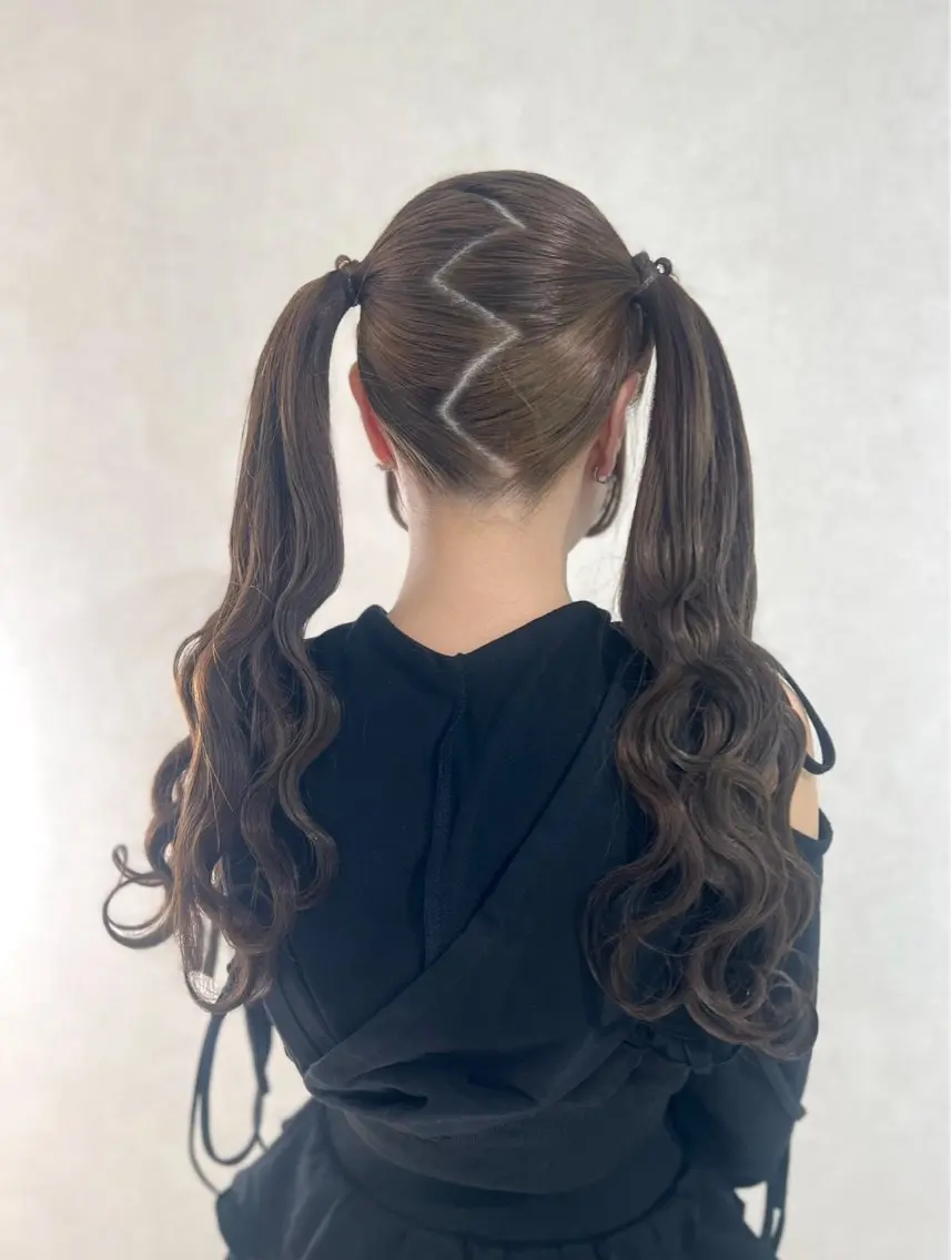 ロング ツインテール ヘアセット/金山 佐野 妃都美のヘアスタイル