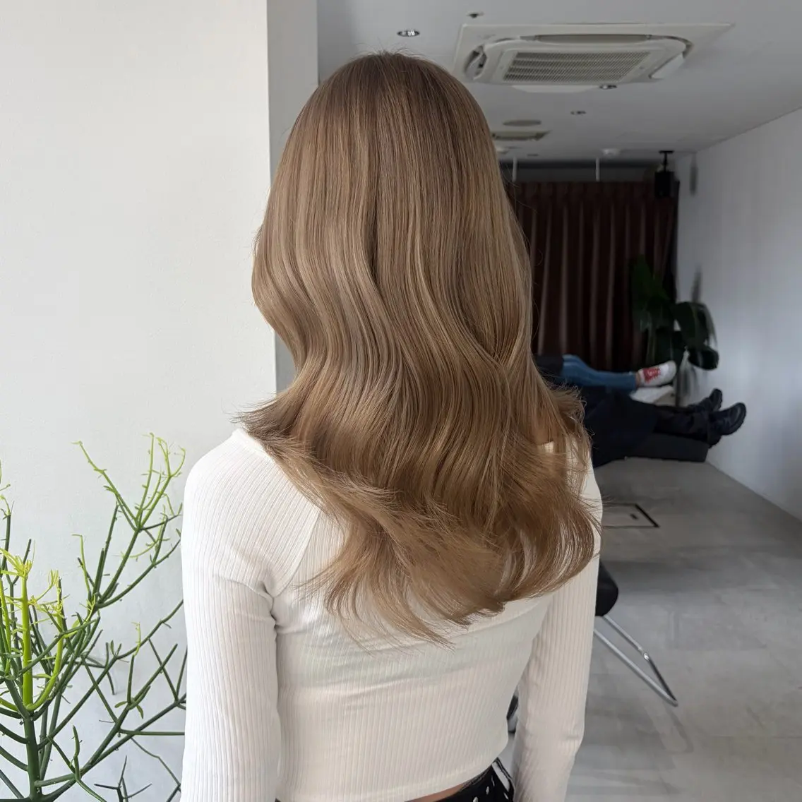 カラー ヘアカラー ミルクティーベージュ ブリーチ🎨soraのヘアスタイル