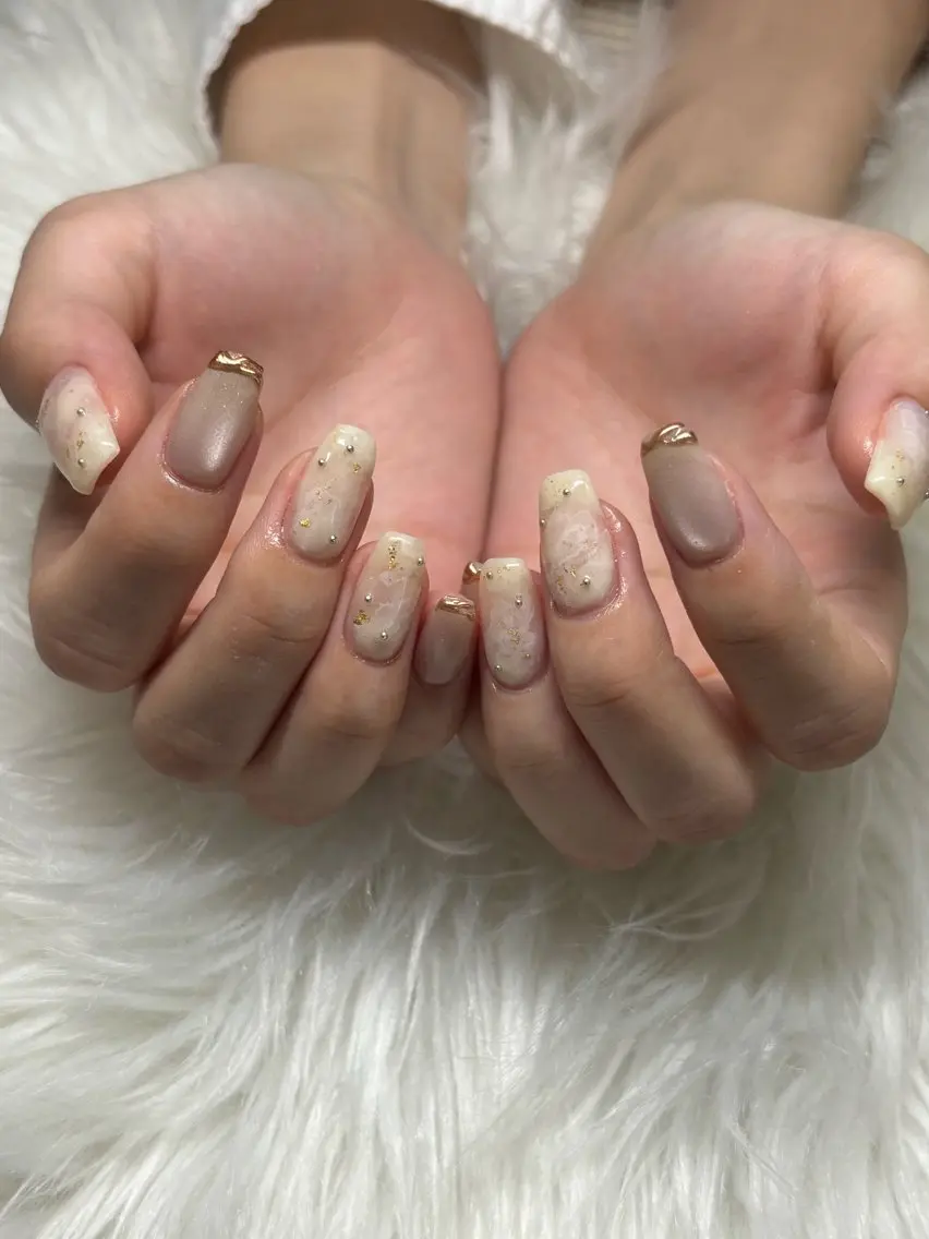 ハンドネイル 小松 春菜のネイルデザイン