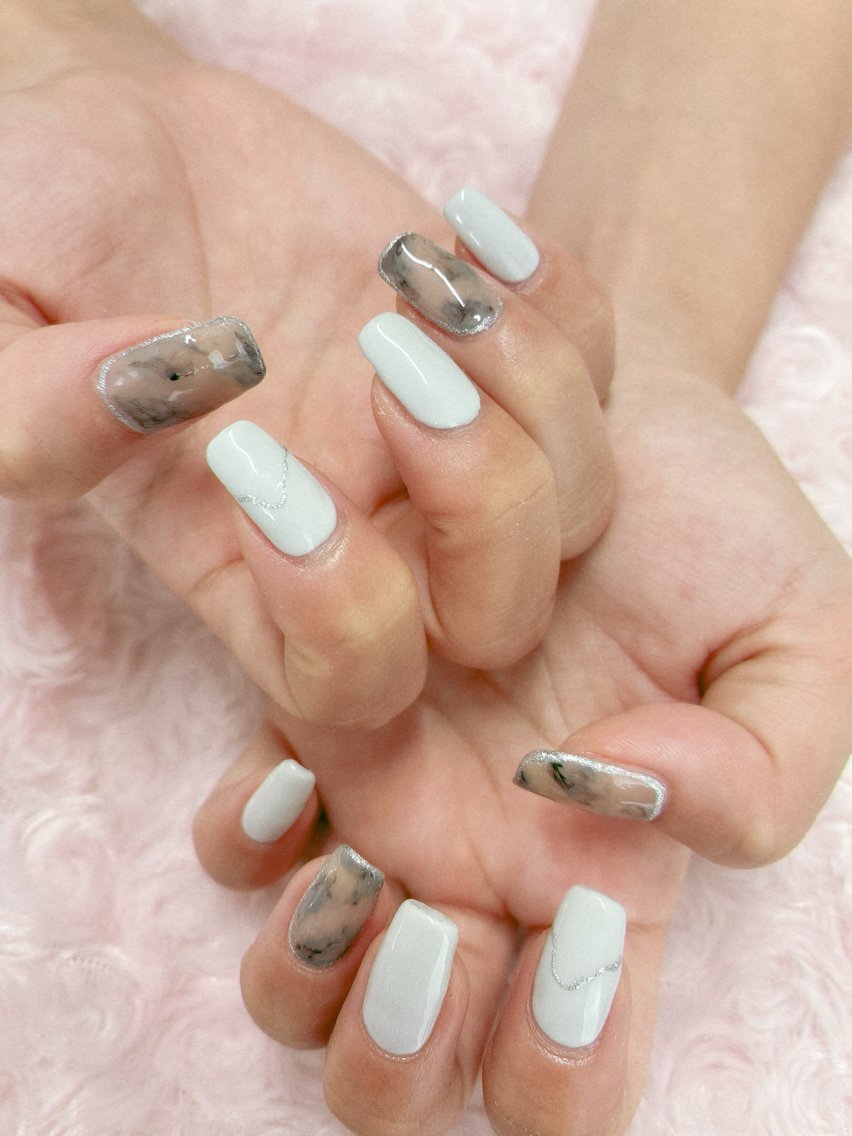 ネイル ジェルネイル 大理石ネイル(マーブル) ニュアンスネイル パラジェル 冬ネイル ハンドネイル 前田 りかのネイルデザイン