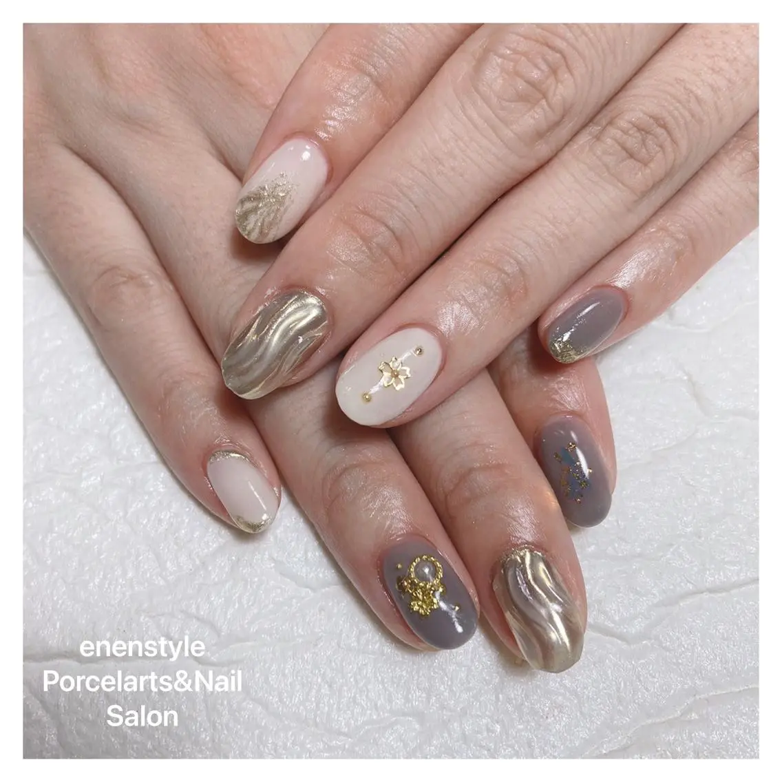 ミディアム ネイル ハンドネイル 🐾enen style 🐾のネイルデザイン