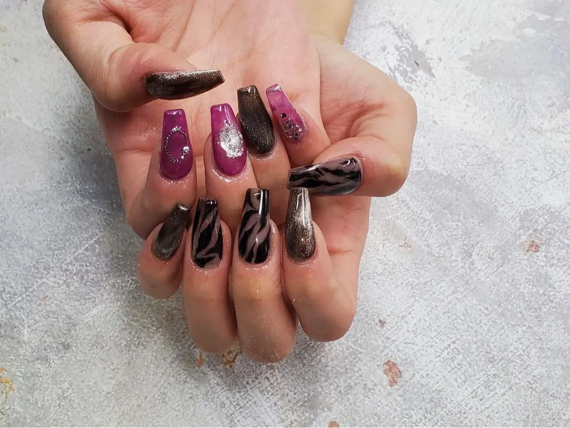 ネイル nailstudio eviz新宿店のネイルデザイン