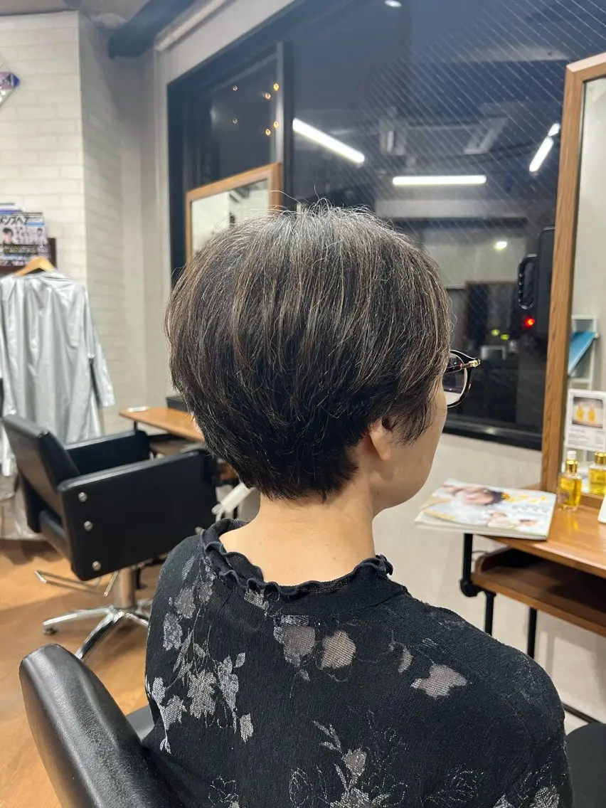 ショート レ ナのヘアスタイル