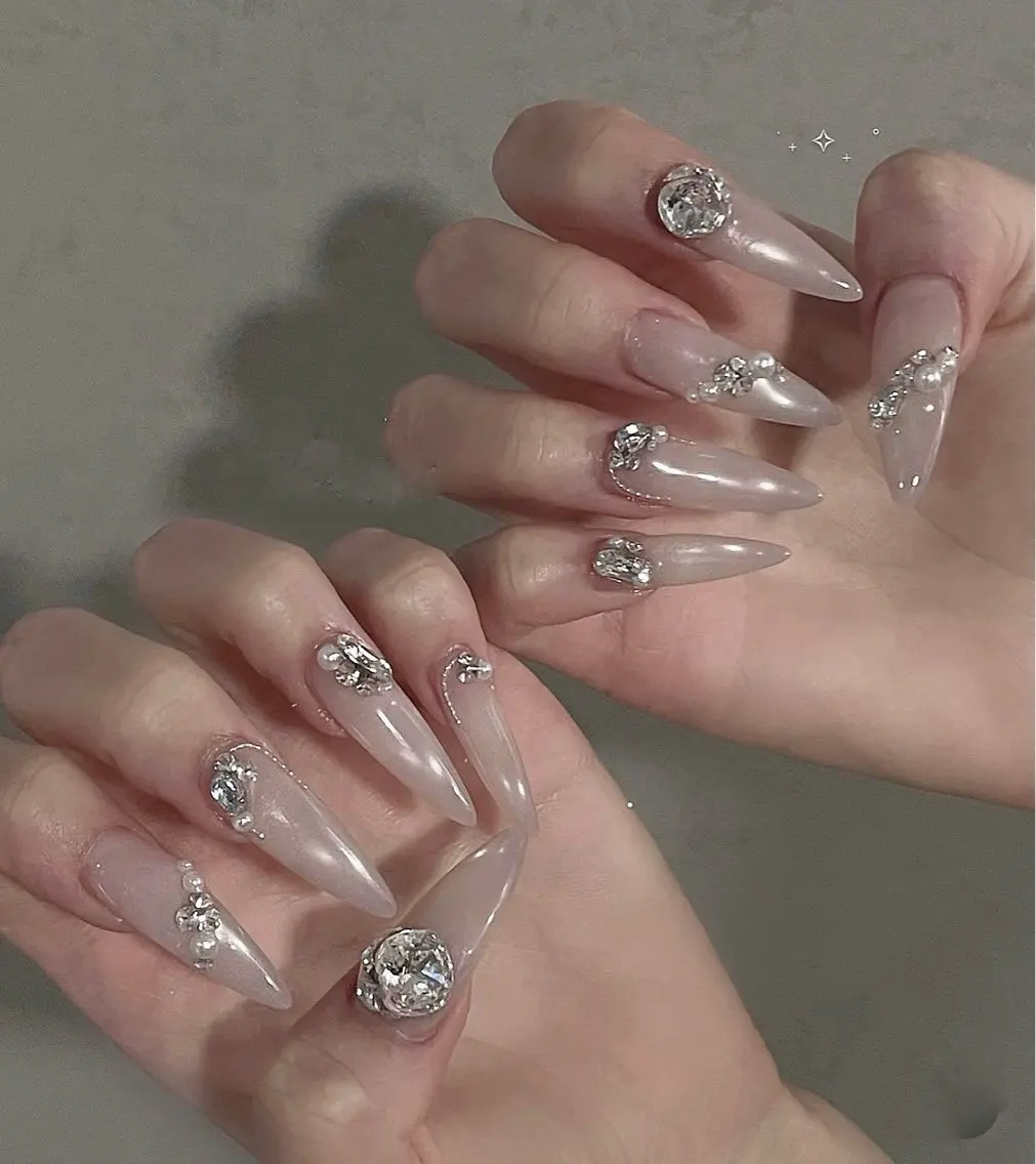 ネイル アートネイル ボルドー フレンチネイル ジェルネイル 氷ネイル・うるうるネイル ハンドネイル Julie Nail Rinのネイルデザイン
