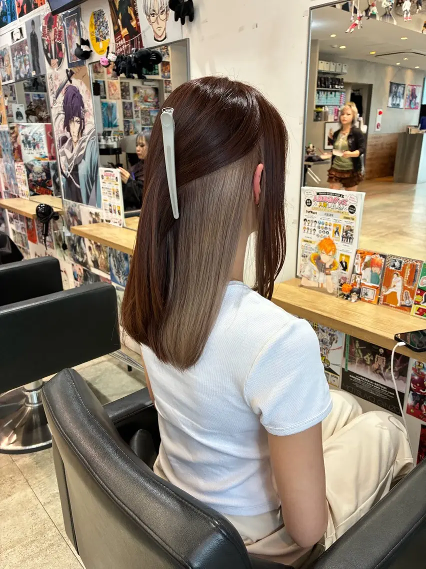 セミロング ヘアカラー オタク🍒渋谷 🍒ダブルカラーのヘアスタイル