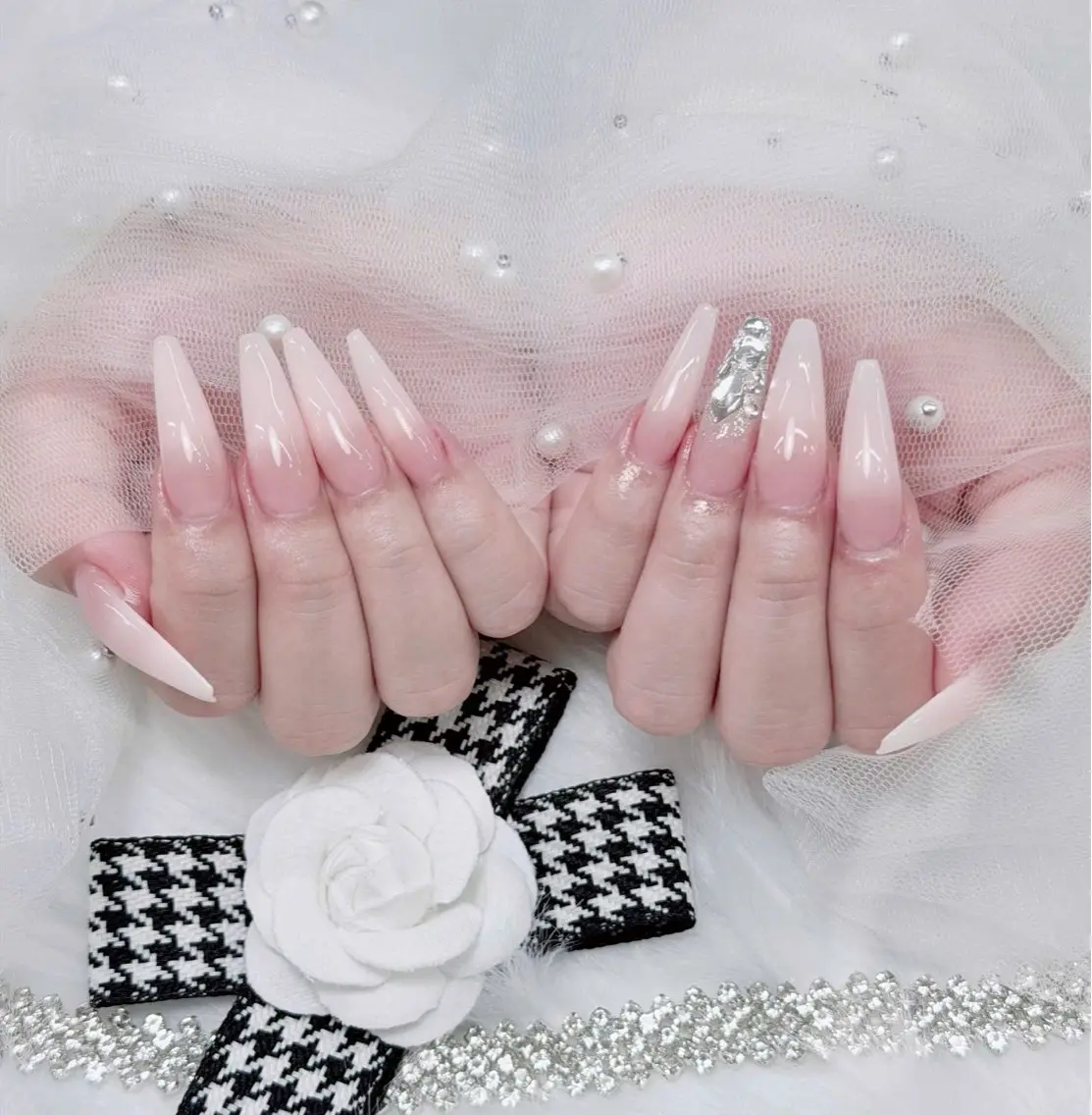 ネイル アートネイル ジェルネイル 韓国ネイル ロングネイル 持ち込み ハンドネイル Blingg NailStudioのネイルデザイン