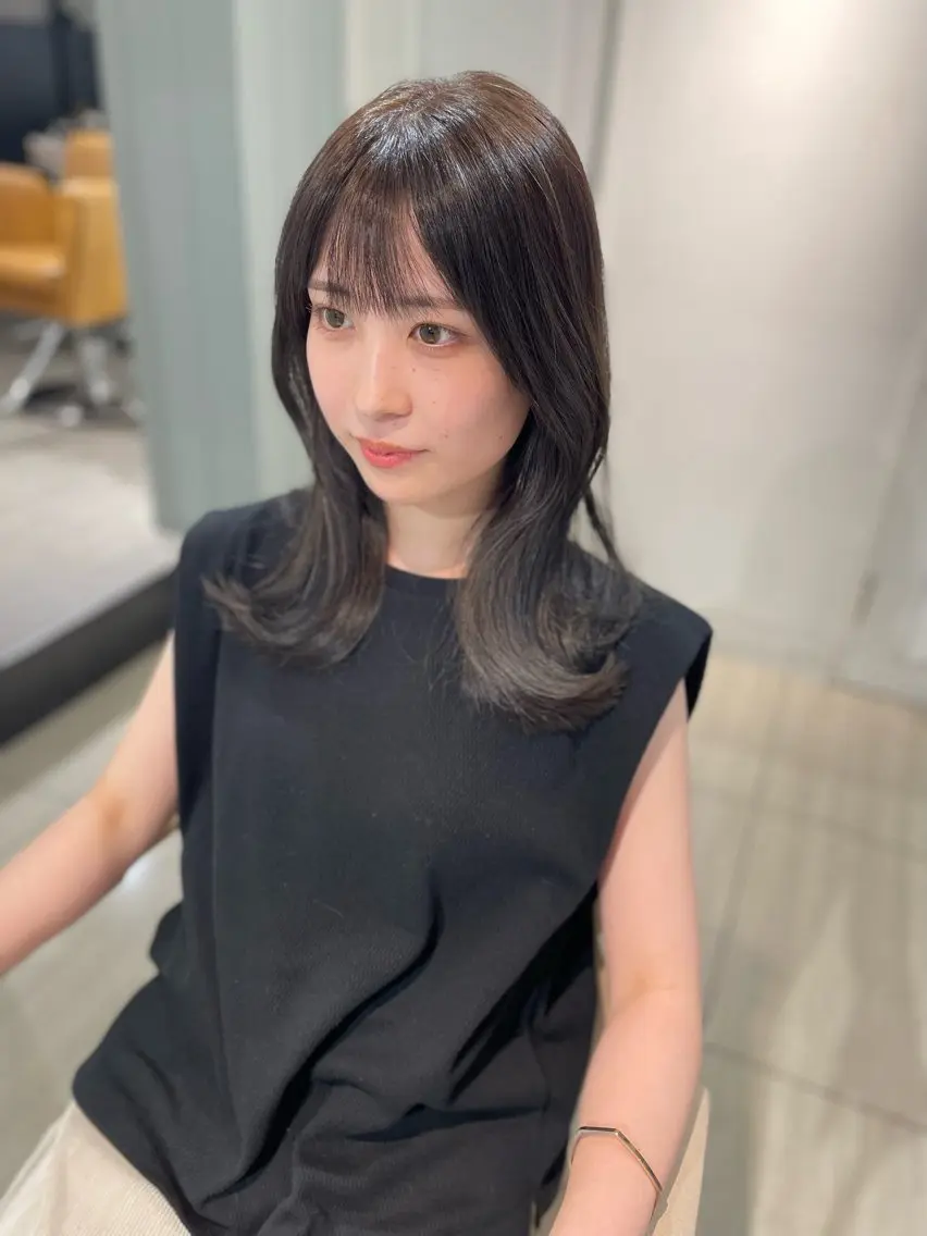 セミロング くびれヘア 顔まわりレイヤー ハイレイヤー 髪質改善 韓国風ヘア カット ヘアカラー トリートメント 梅田縮毛矯正◻︎髪質 改善◻︎細見　了眞のヘアスタイル