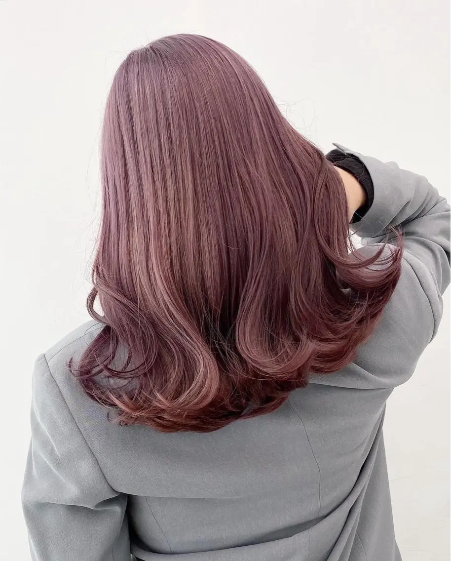 カラー ✩.*Aise⟡.· 艶カラー🐈‍⬛🩶のヘアスタイル