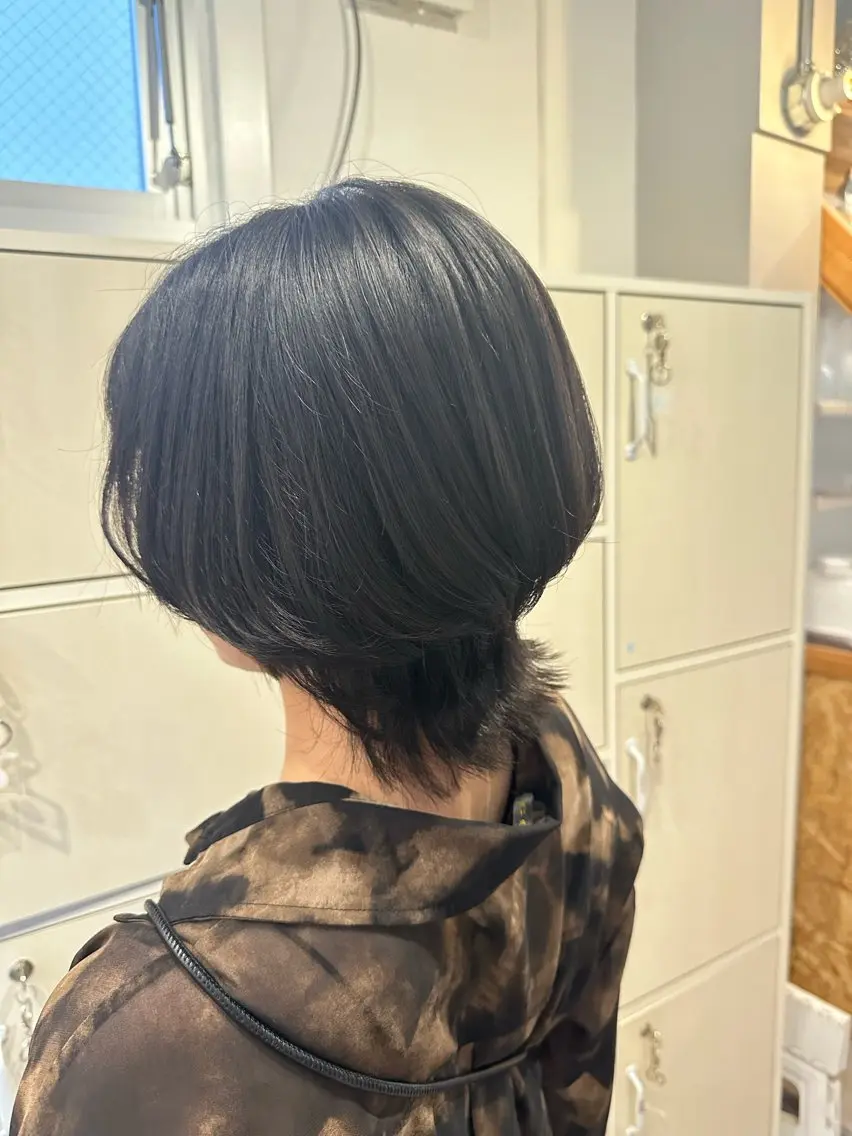 ミディアム ウルフカット 松本 莉央のヘアスタイル