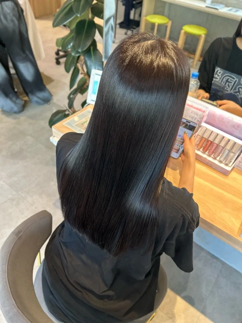 セミロング カラー トリートメント 𝐚𝐨𝐢🩰/ パーソナルカラーのヘアスタイル