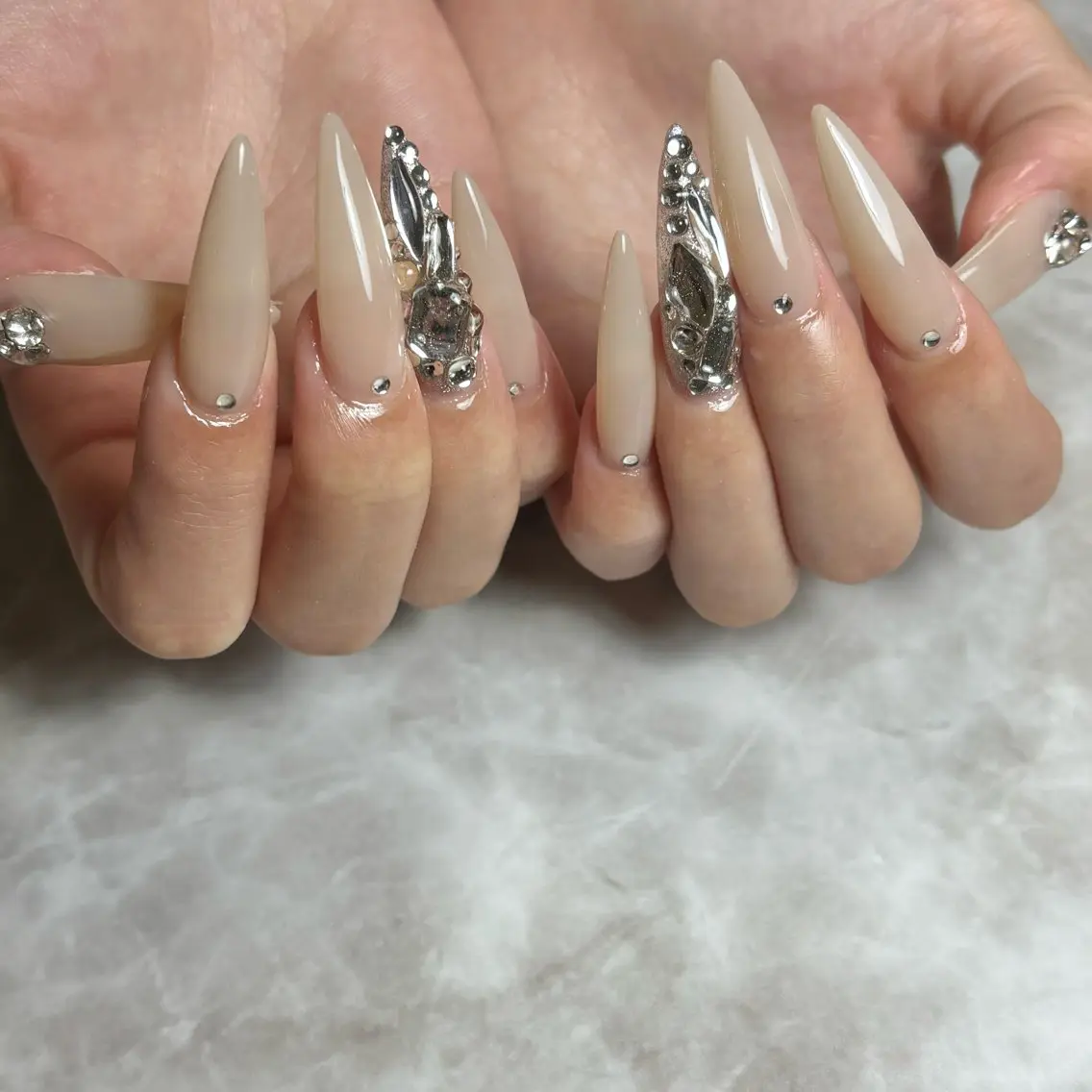 ネイル ストーンネイル ハンドネイル NAILSALON en+沖縄市美原のネイルデザイン