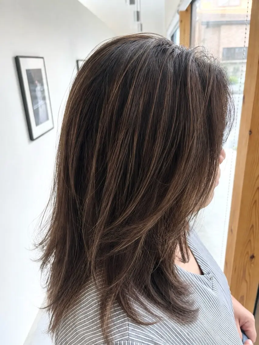 ミディアム ハイライト カット ヘアカラー 白髪ぼかし 揚村武斗のヘアスタイル
