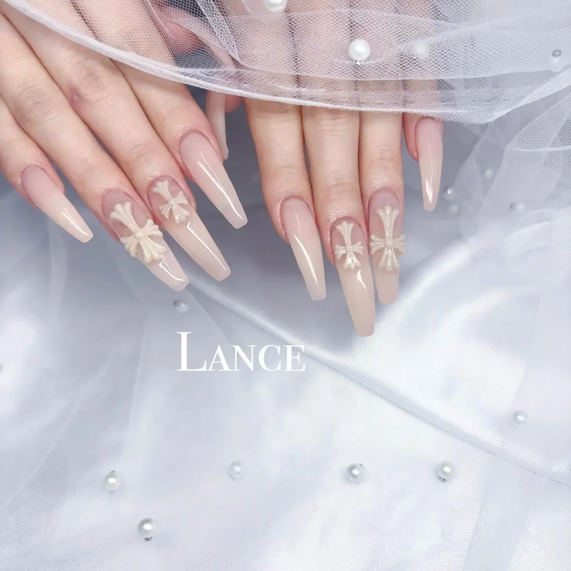 ネイル オーロラネイル フットネイル フレンチネイル ガラスフレンチ 氷ネイル・うるうるネイル ハンドネイル Lance nailのネイルデザイン