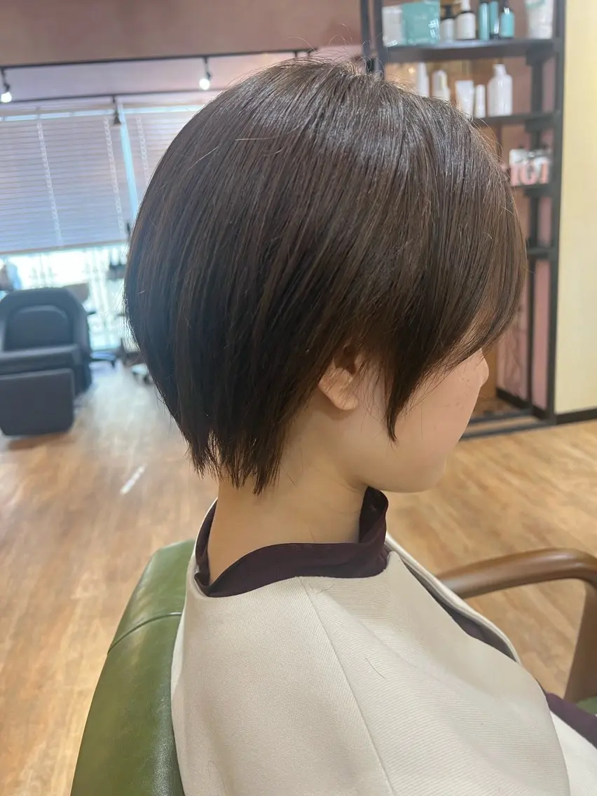 ショート 似合わせカット ショートヘア カット ヘアカラー トリートメント TAI透明カラー 柔らかい縮毛矯正のヘアスタイル