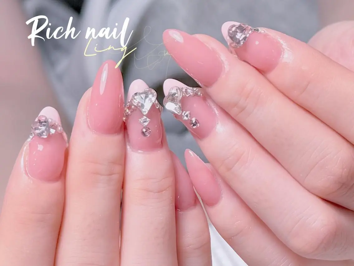 ネイル ハンドネイル ハンドケア Rich Nail 🤲🏻梨央のネイルデザイン