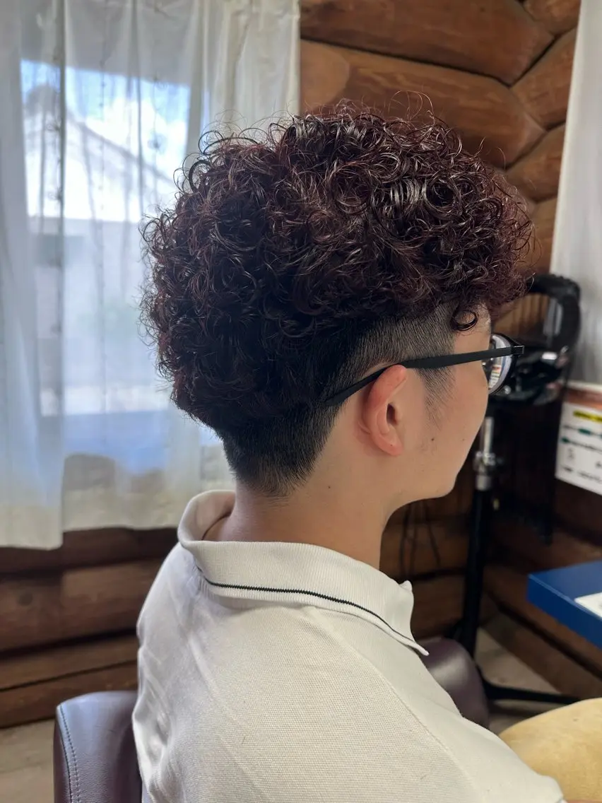 カラー パーマ メンズ スペインカール ブラウンカラー レッドカラー カット パーマ 🌻リンクスハート 島岡 茉生🌻🌼のヘアスタイル