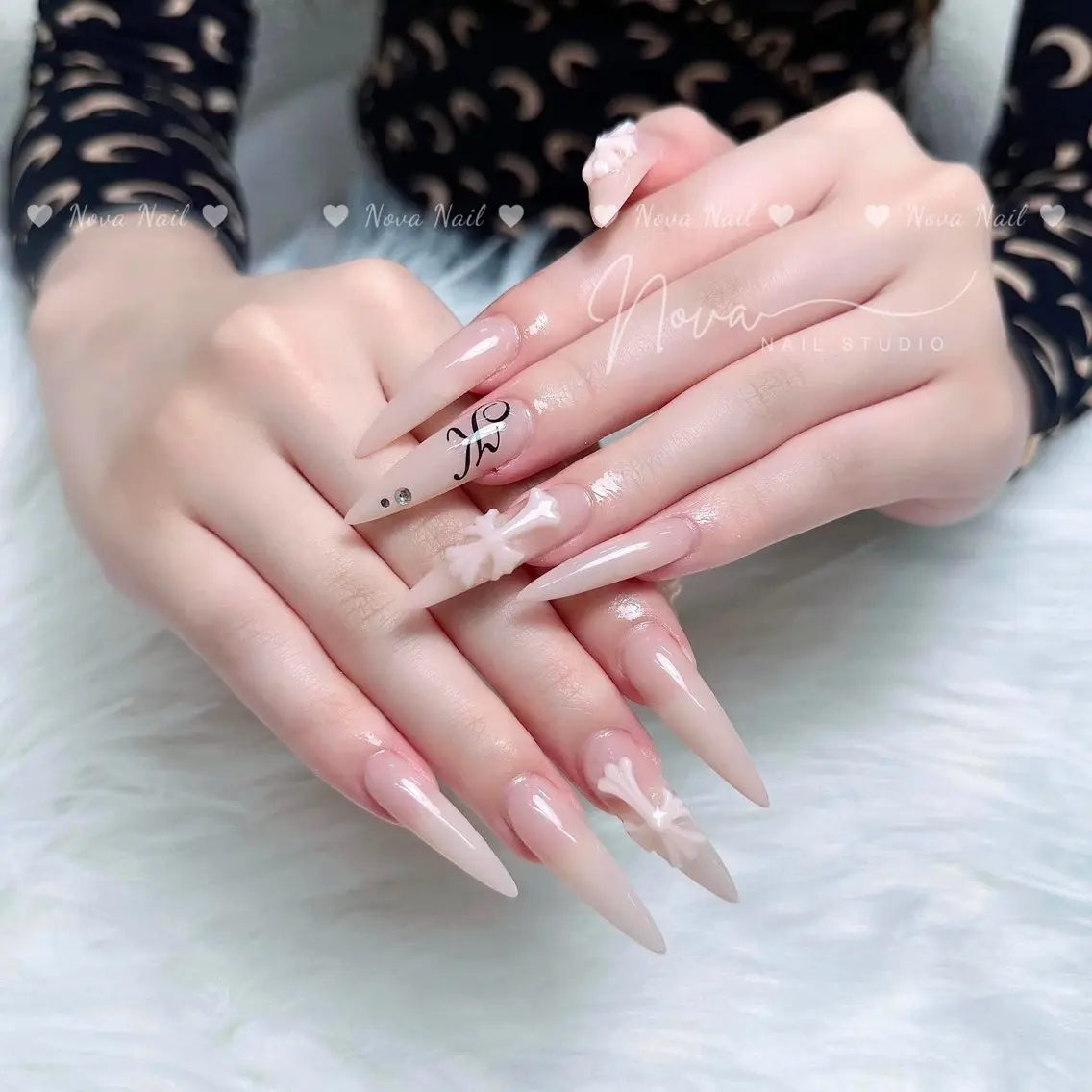 ネイル チークネイル フラッシュネイル フレンチネイル ジェルネイル ガラスフレンチ ハンドネイル ハンドケア Yumi chan Novaのネイルデザイン