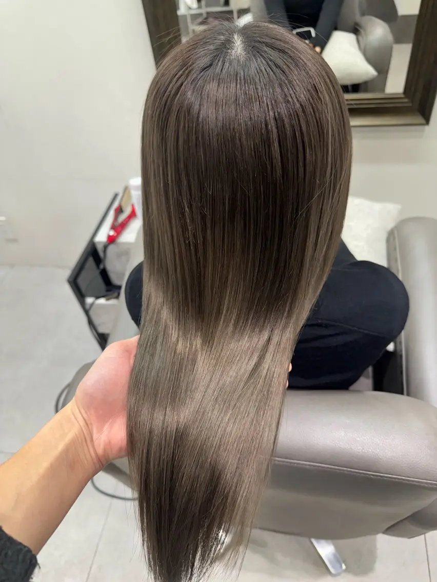 セミロング ✨髪質改善美髪×🩵 艶透明感カラータイガのヘアスタイル