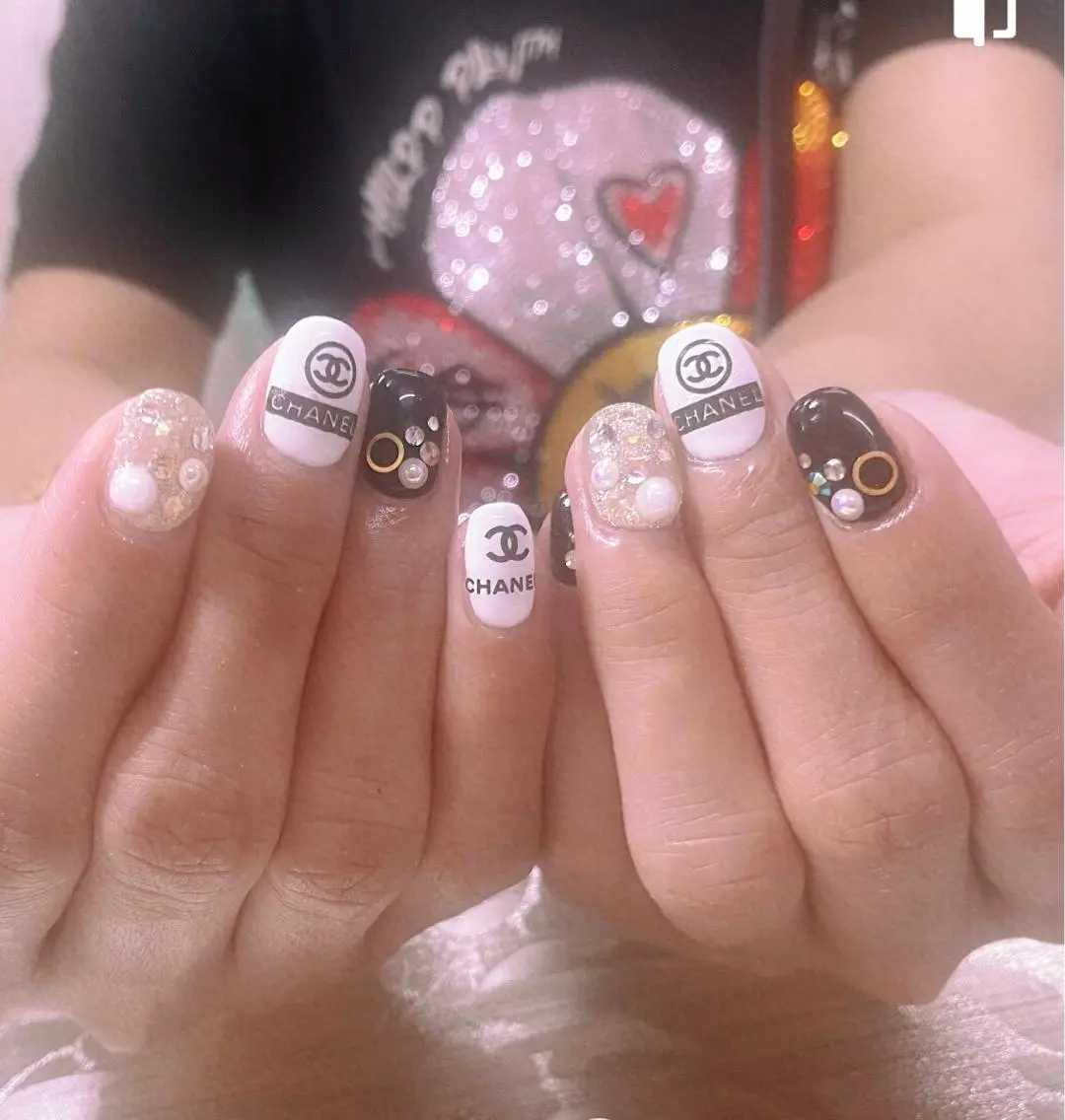 ネイル ハンドネイル I-nailロング /ワンホン/キラキラのネイルデザイン