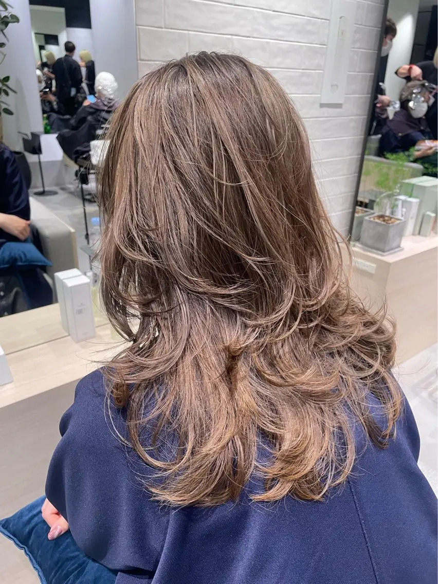 ロング レイヤーカット カット 銀座🍓海外風 たっぷりレイヤー🍓のヘアスタイル