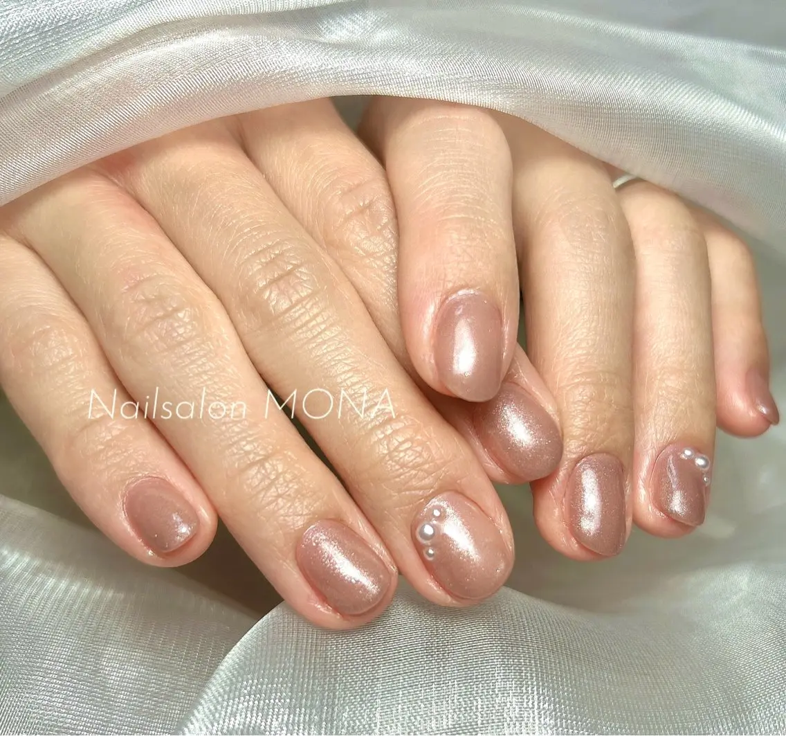 ネイル ラメ(グリッター) マグネットネイル オフィスネイル ワンカラーネイル ハンドネイル Nailsalon MONA.のネイルデザイン