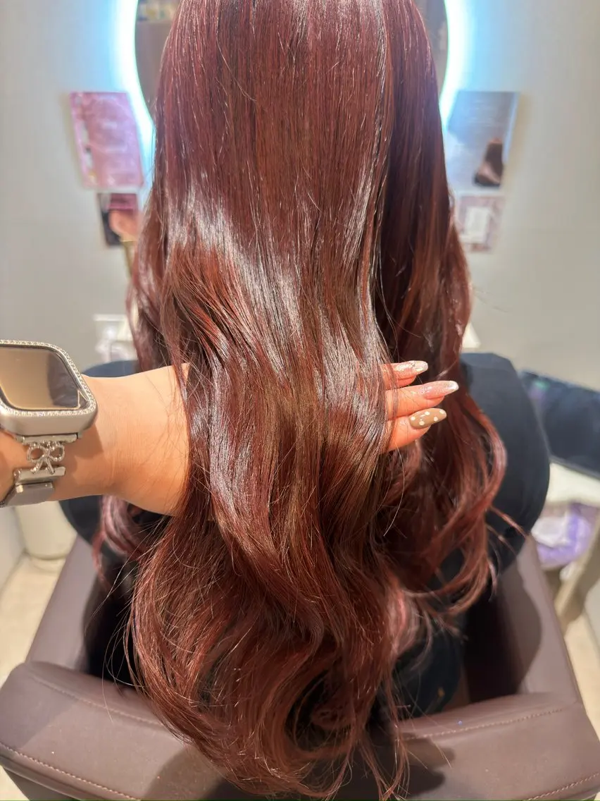 ロング カラー 髪質改善カラー ベージュ🤎YUMEのヘアスタイル