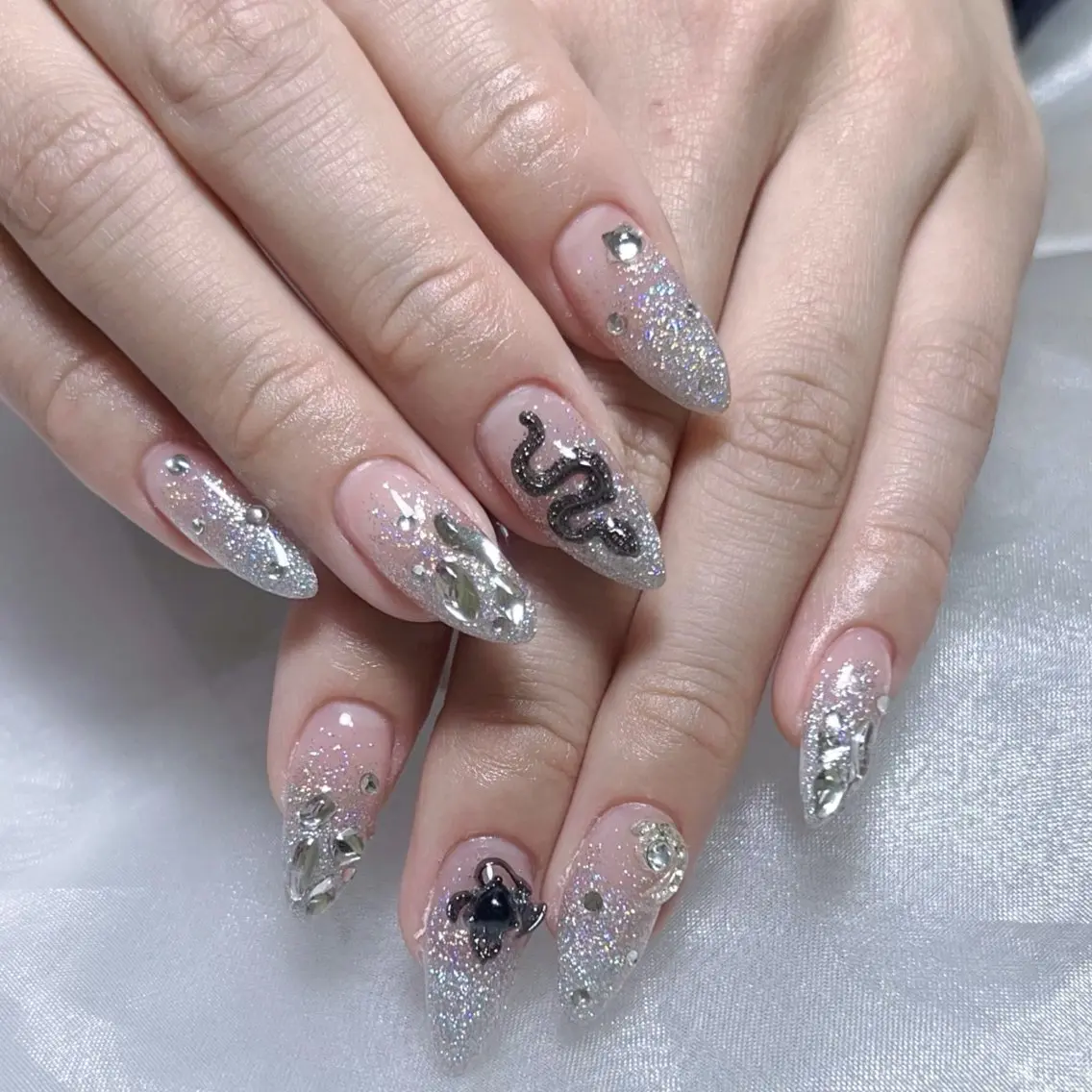 メンズ ネイル メンズ韓国風 アートネイル オーロラネイル ガーリー キラキラネイル ハンドネイル Nail salon 木にいるのネイルデザイン