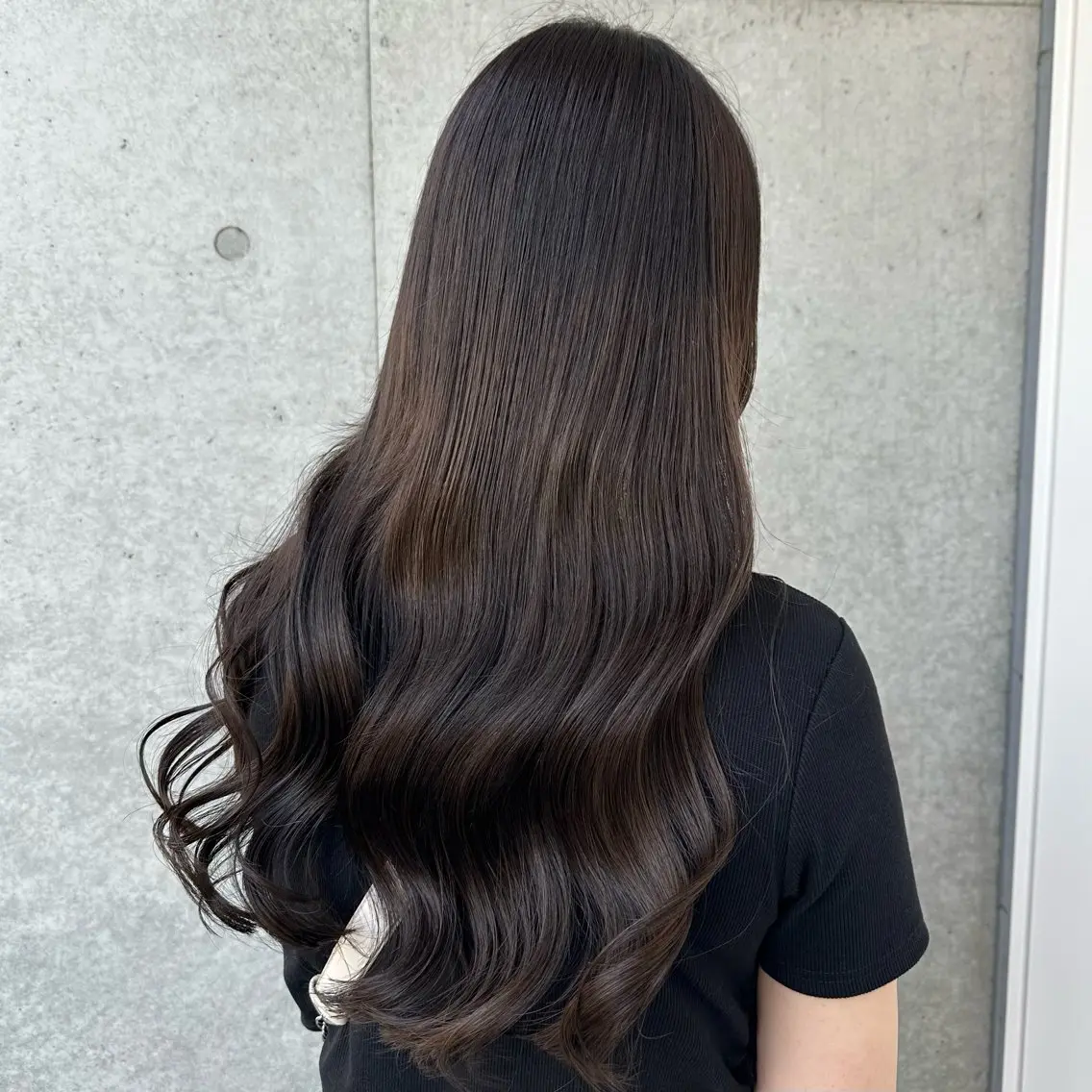 ロング カラー カット ヘアカラー トリートメント 🩵髪質改善🩵潤艶 ストレート💠クルミのヘアスタイル