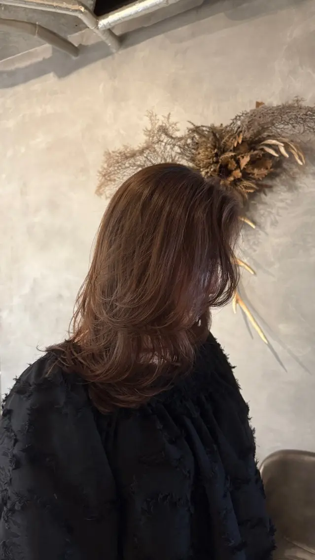 セミロング カット みく💖レイヤー／海 外ヘア🇺🇸❤️のヘアスタイル