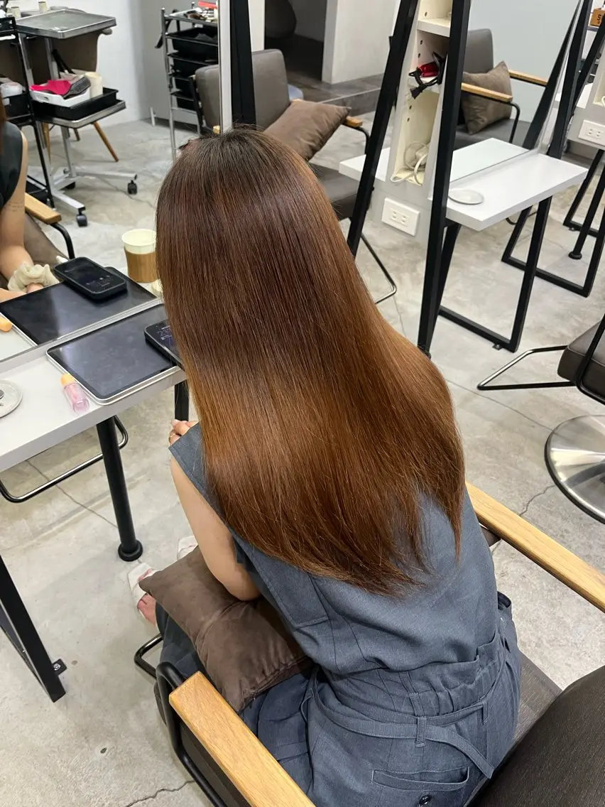 ロング パーマ 縮毛矯正 トリートメント 韓国×艶ハイトーンが かわいい✨️リオ🍒のヘアスタイル
