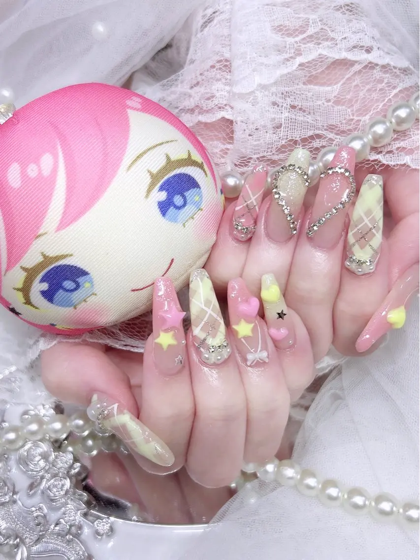 ネイル 長さ出し ハンドネイル ️🫧みつき/ 渋谷/痛ネイル️🫧のネイルデザイン