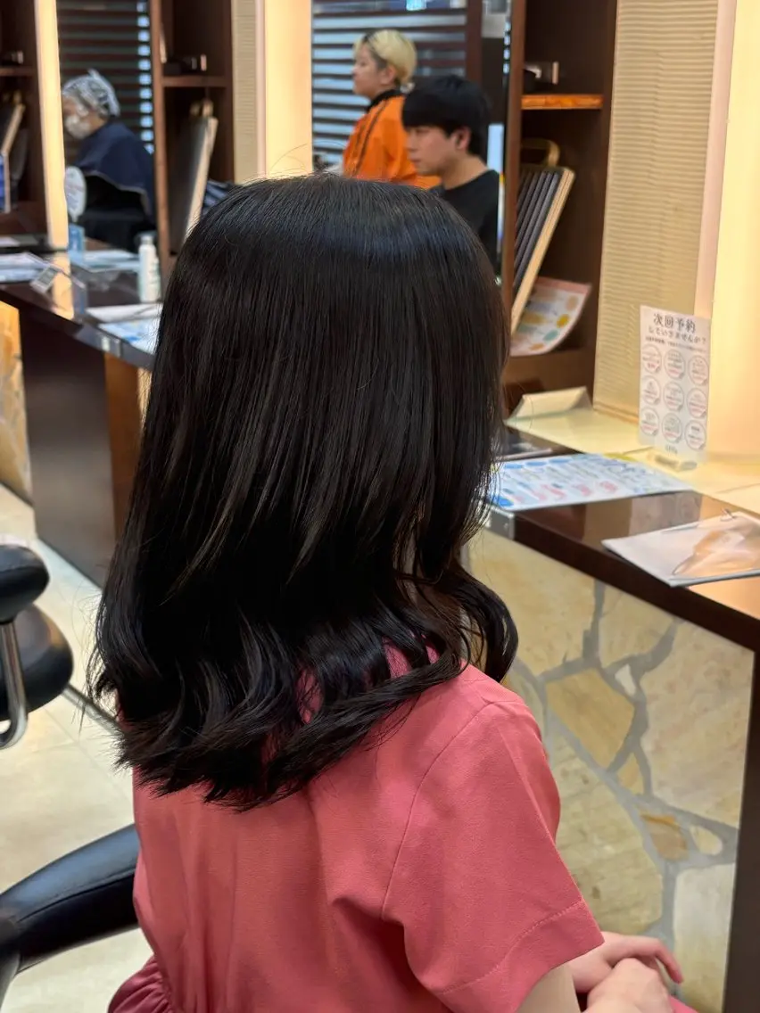 セミロング カット 細田 舞乃のヘアスタイル