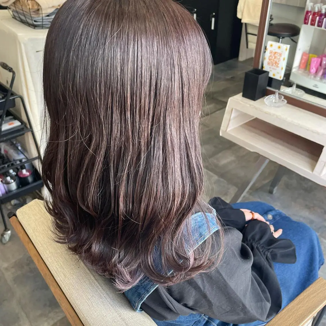 ミディアム カラー ブリーチ ダブルカラー イヤリングカラー トリートメント 吉村 夏椰のヘアスタイル