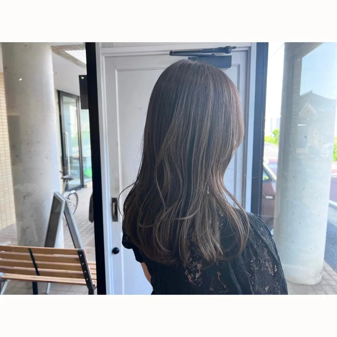 ロング カラー グレージュ オリーブグレージュ オリーブグレー ヘアカラー トリートメント ツキダテ ユイのヘアスタイル