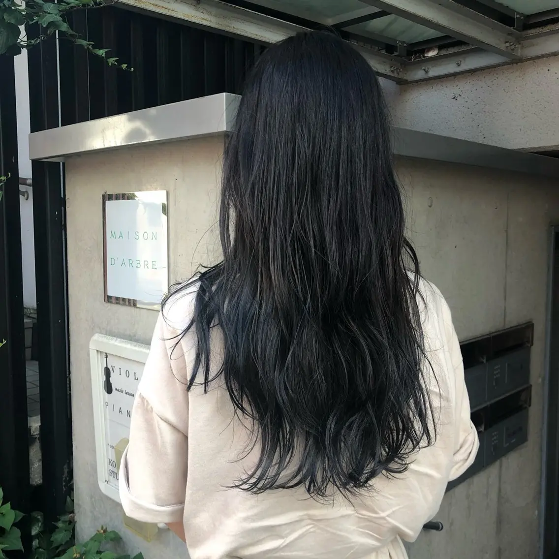 セミロング カラー ダル 理佳レベッカのヘアスタイル